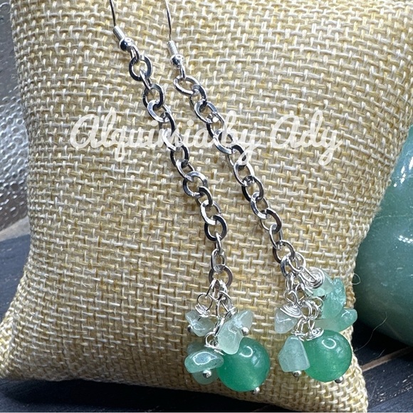 Elegant Silver and Green aventurine Earrings - Picture 1 of 2
